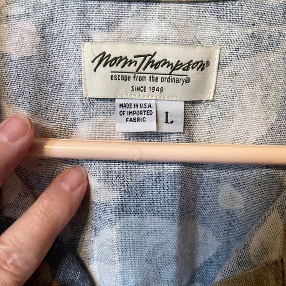 Vintage Norm Thompson size large floral denim jacket. - Picture 4 of 6